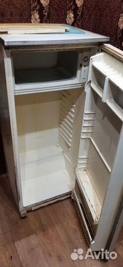 Холодильник рабочий