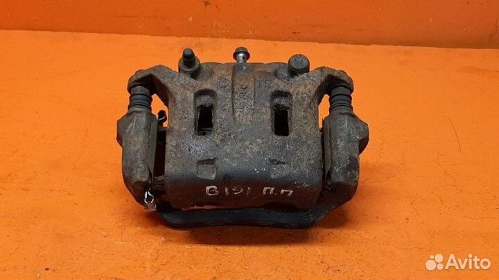 Суппорт тормозной передний правый Infiniti G35 V36