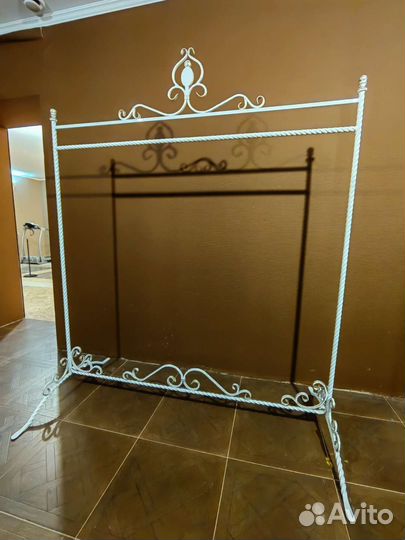 Вешалка напольная кованая