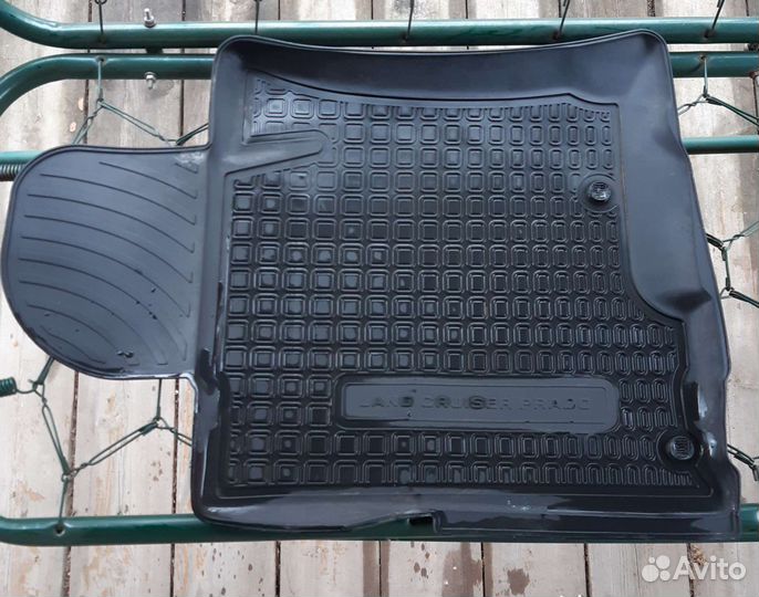 Автомобильные коврики резиновые