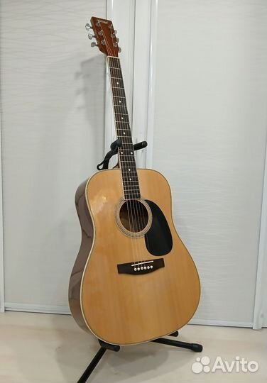 Акустическая гитара Дредноут