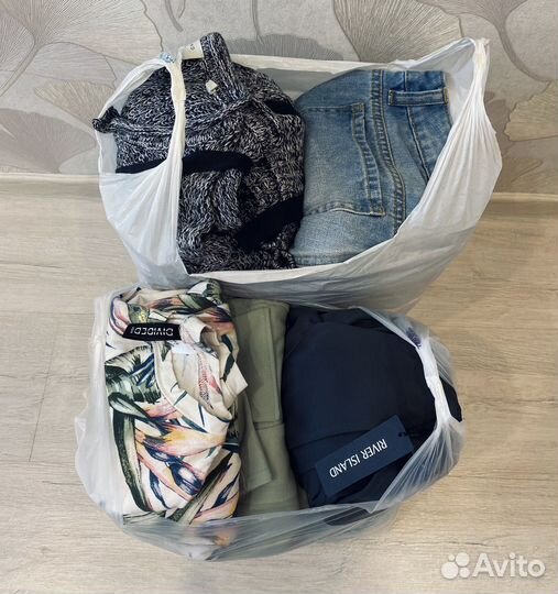 Два пакета женских вещей 42-44