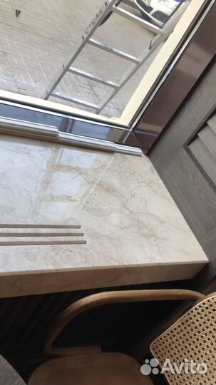 Подоконник из камня, мрамор, гранит