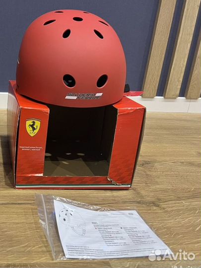 Шлем защитный ferrari