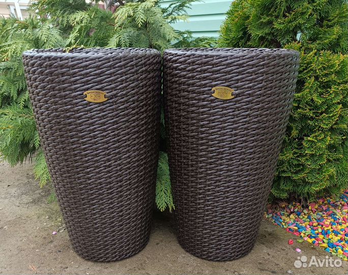 Кашпо из искусственного ротанга
