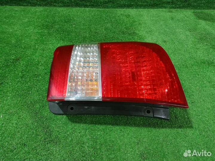 Фонарь задний правый Toyota Alphard MNH10 1MZ-FE