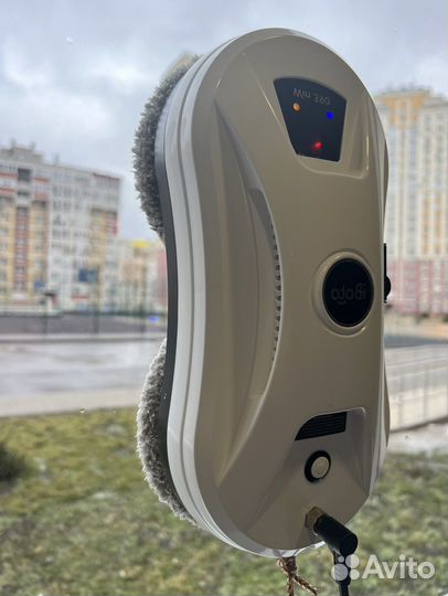 Робот для мытья окон iBoto Win 390