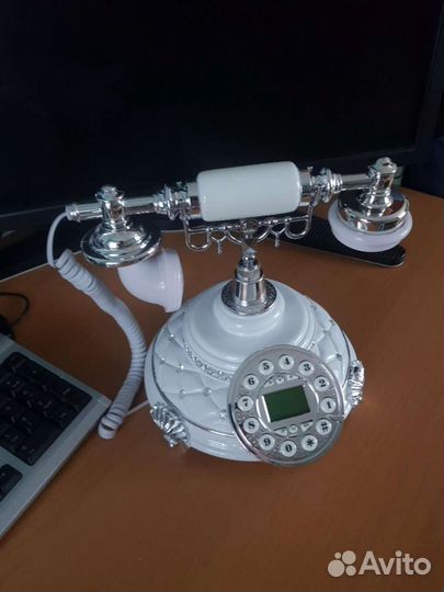 Ретро телефон