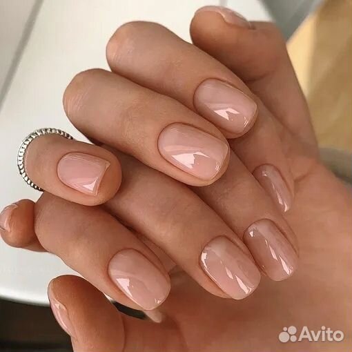Модель на маникюр