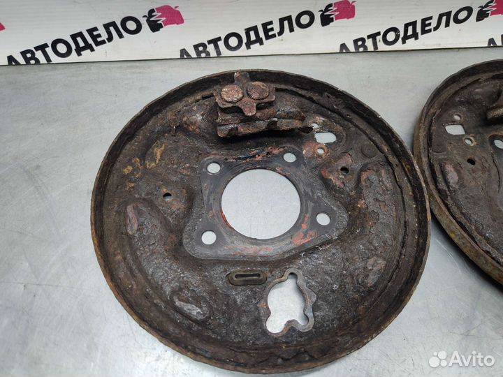 Щиток тормозного механизма Toyota Sprinter