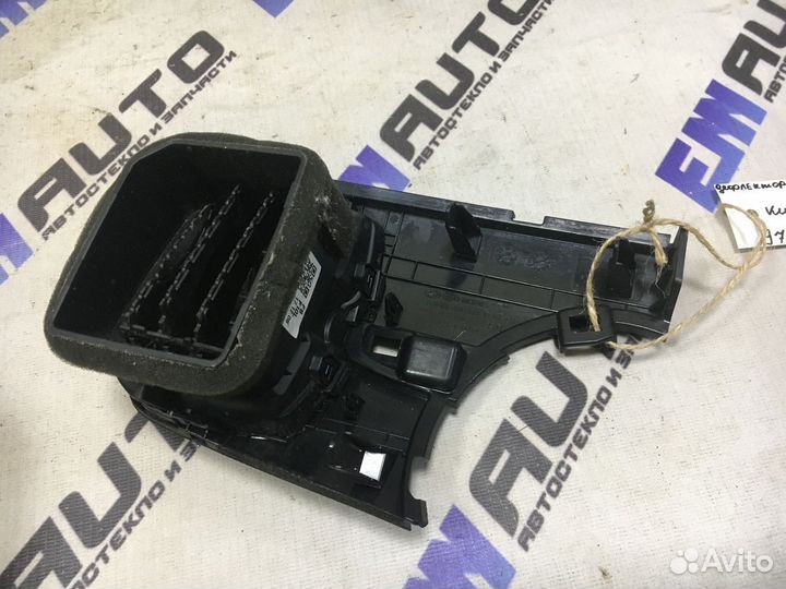 Дефлектор воздушный левый Киа Рио 4