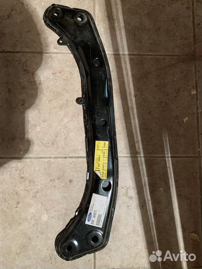 Балка передняя Форд Эскейп 2008 г в тайванец