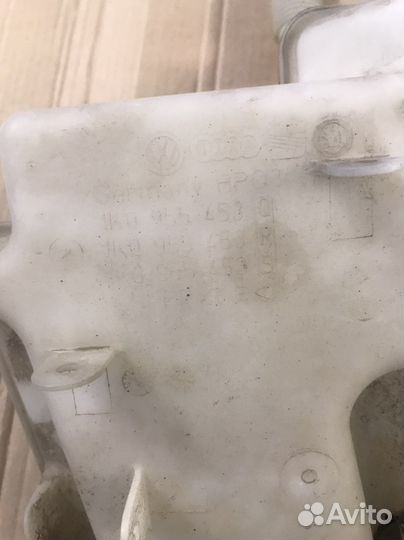 Бачок омывателя лобового стекла Skoda Octavia A5