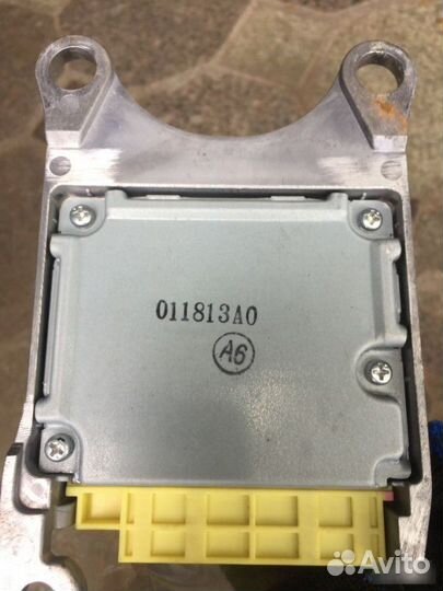 Блок управления airbag Toyota Hilux