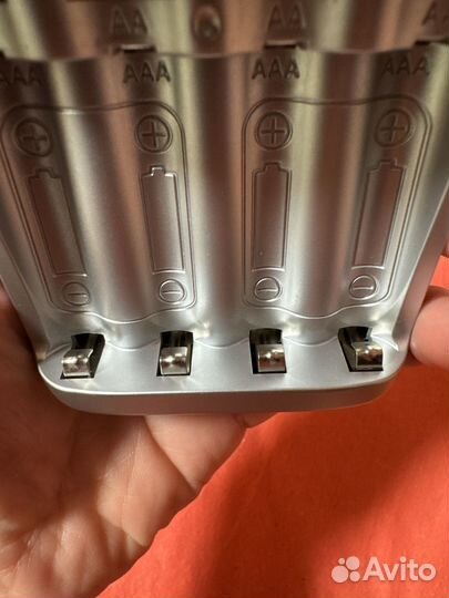 Зарядное устройство для аккумуляторов Energizer