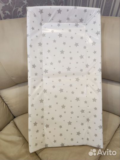 Пеленальная доска на кроватку