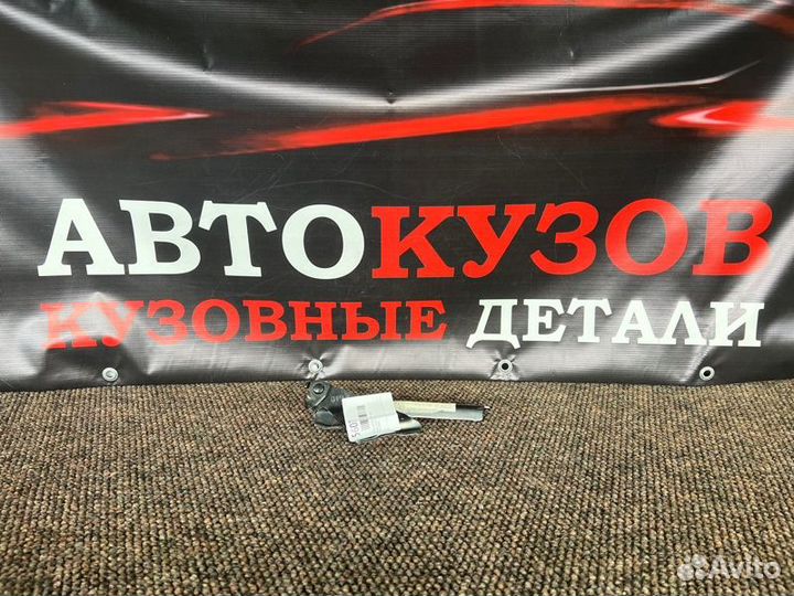 Петля капота правая Mazda 6 GJ 2012-2015