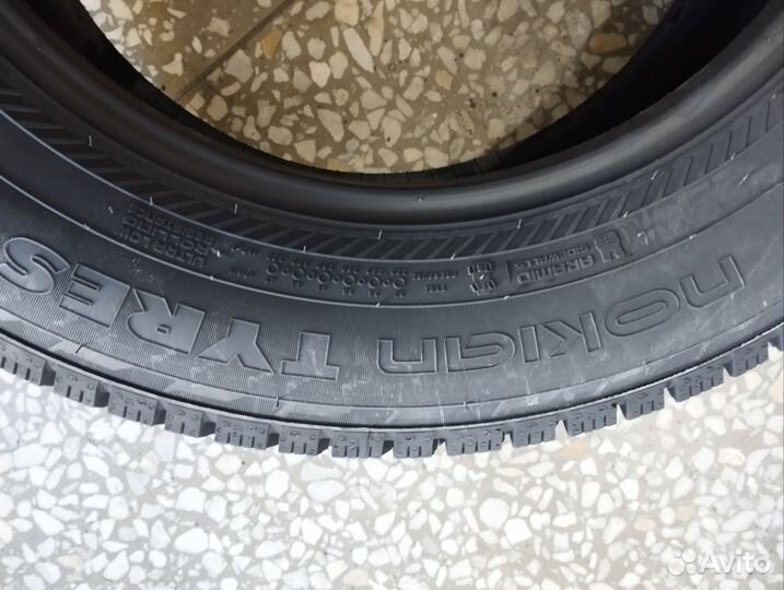 Nokian Tyres Hakkapeliitta R5 SUV 215/65 R17 103R