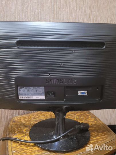 Монитор Samsung