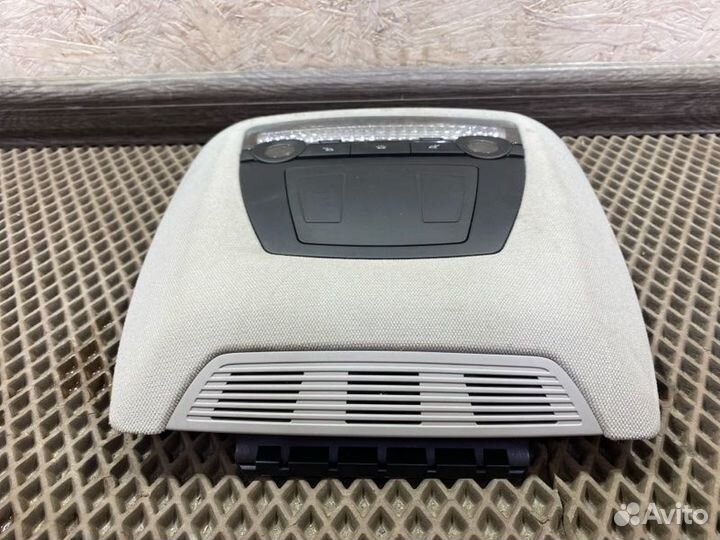 Плафон подсветки салона Bmw 7-Series F02 N63B44A