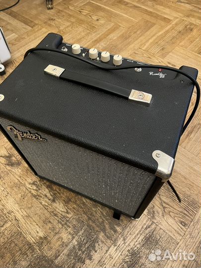 Fender rumble 25 басовый комбик