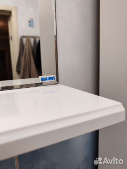 Шкаф с зеркалом в ванную