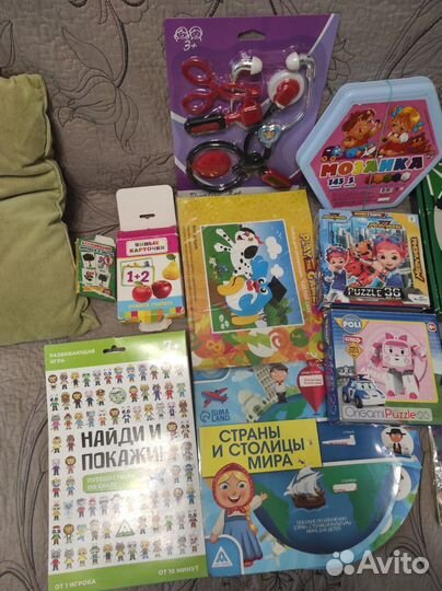 Паззлы, игрушки и игры пакетом