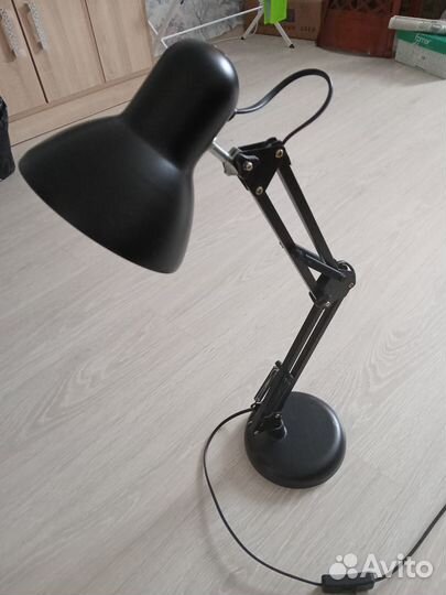 Лампа настольная