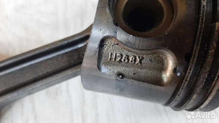 Шатун с поршнем Ford Transit 2.2