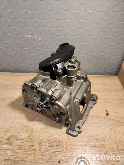 8576219 Насос масляный B57D30