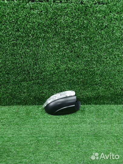 Поворотник в зеркало правый VW Golf 6 Touran VAG