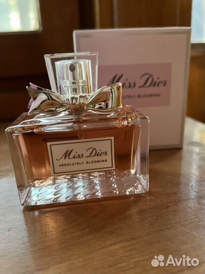 Парфюмерная вода Miss Dior Absolutely Blooming