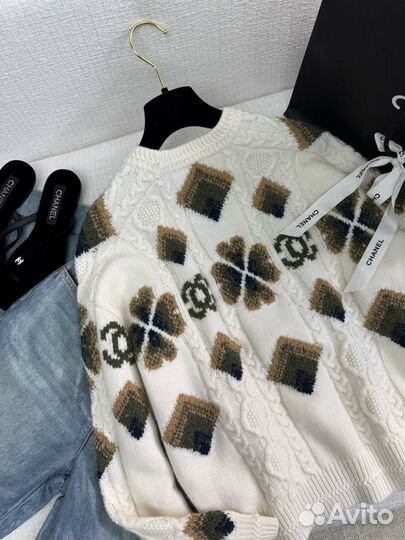 Свитер Chanel