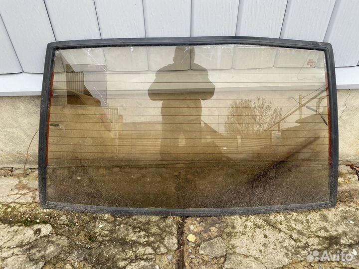 Заднее стекло ваз 2114
