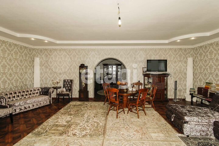 Дом 437,1 м² на участке 15 сот.