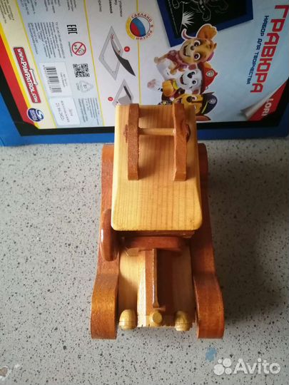 Деревянный автомобиль