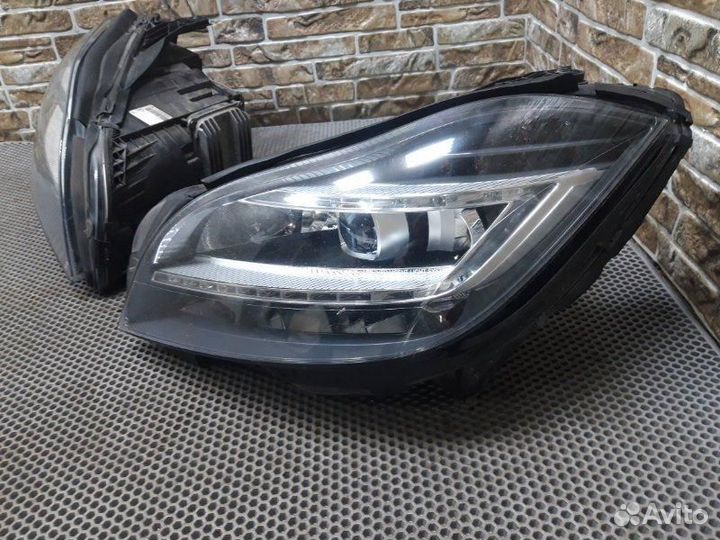Фара Mercedes-Benz CLS-Class
