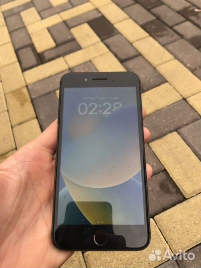 iPhone 8 Plus, 64 ГБ