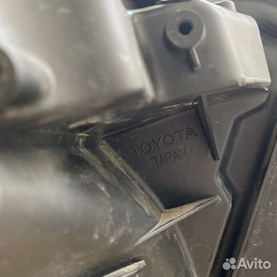 Передняя левая фара Toyota Camry 70 оригинал