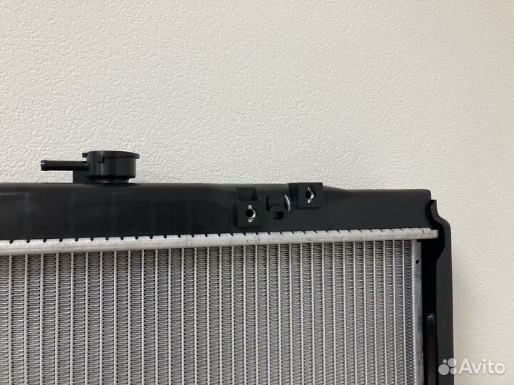 Радиатор охлаждения Тойота Лэнд Крузер 100 4.2 98