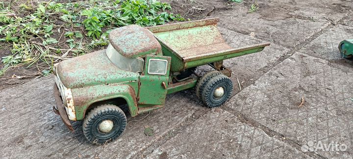 Игрушка самосвал «ЗИЛ». СССР