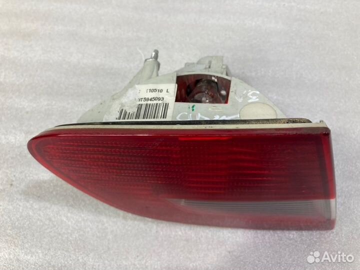Фонарь внутренний задний левый Skoda Superb седан