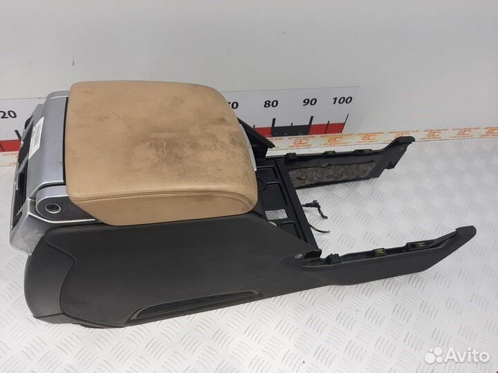 Подлокотник для Land Rover Range Rover 3 LR027766