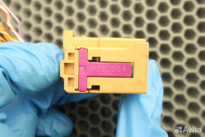 Разъем VAG 4F0972575A
