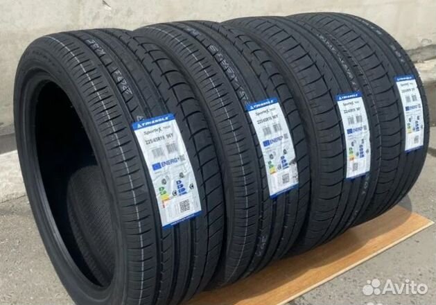 Triangle Sports TH201 215/55 R18 99W