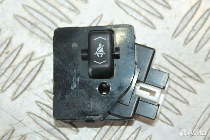 Кнопка регулировки ремня Toyota Celsior 20 UCF20