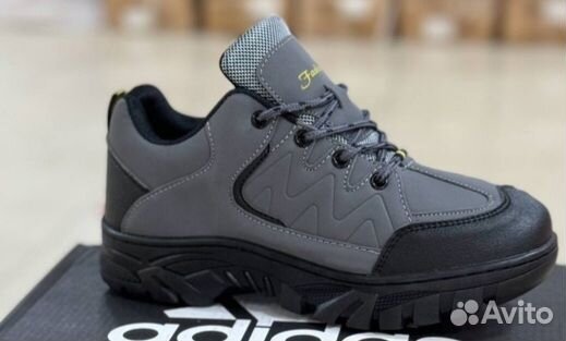 Кроссовки осень