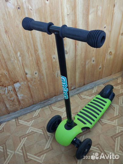 Самокат трехколесный Glider