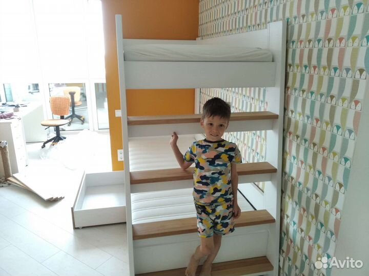 Детская кроватка двухярусная