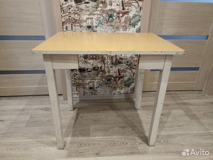 Кухонный стол